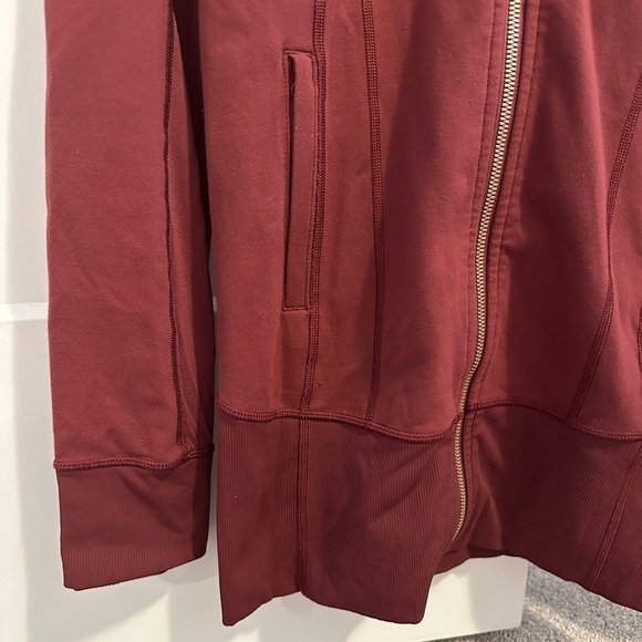 Lululemon Daily Practice Jacket in Wine Berry Size 6 - Picture 2 of 13